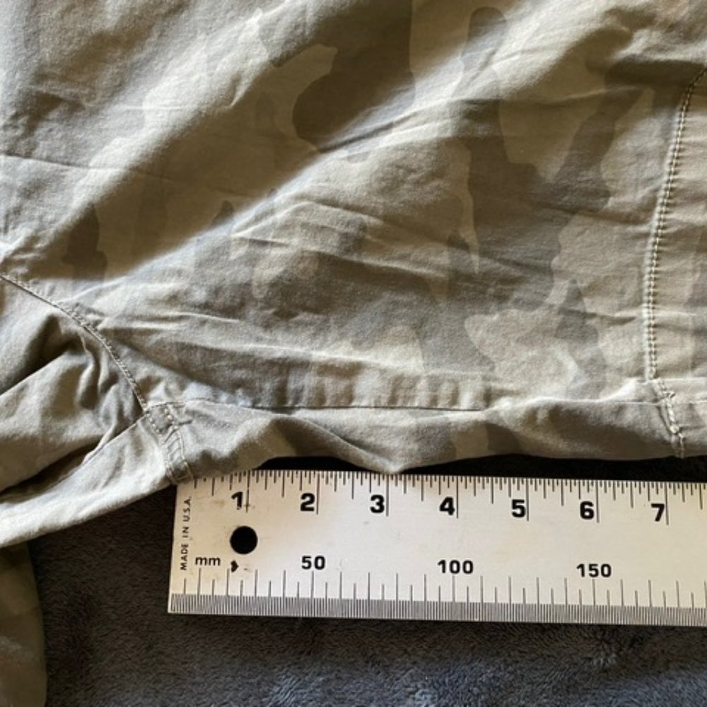 Sonoma Life+Style Women's Bermuda Camo Shorts - Picture 4 of 5